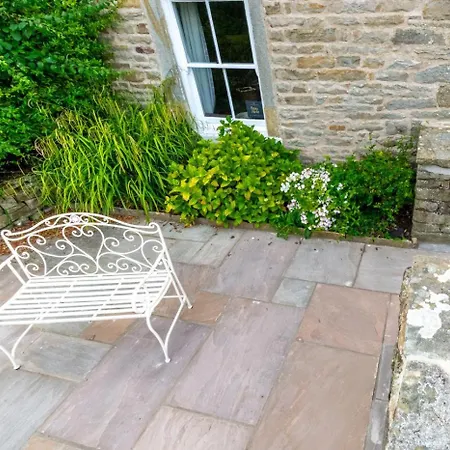 Wardell Hall * Feetham